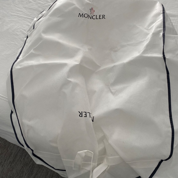 Moncler women’s maxi down coat - Picture 6 of 6